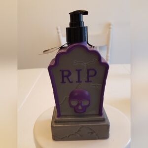 NWT Halloween RIP Goulish Grapefruit Handsoap Decor
